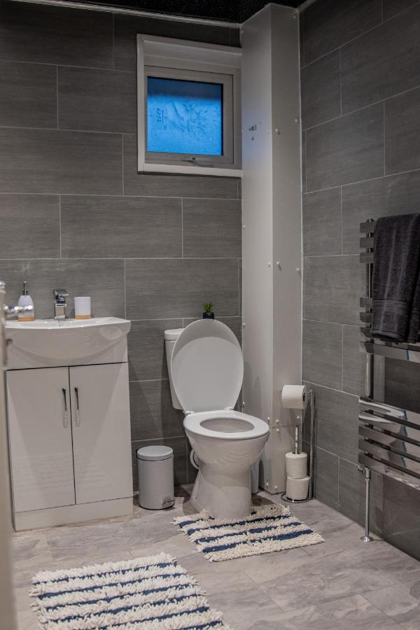 BV Comfy Spacious 3 Bedroom House At Tatton Street Mánchester Exterior foto