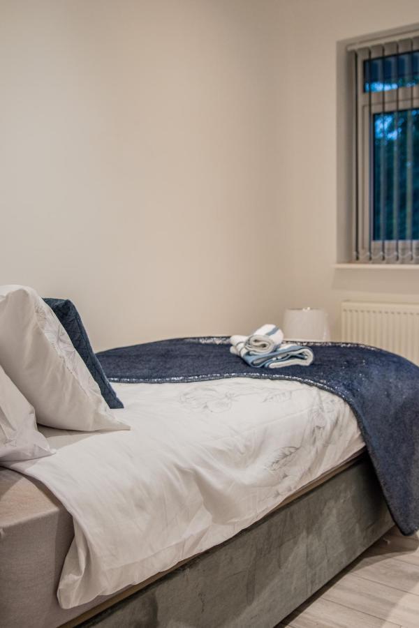 BV Comfy Spacious 3 Bedroom House At Tatton Street Mánchester Exterior foto