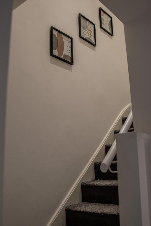 BV Comfy Spacious 3 Bedroom House At Tatton Street Mánchester Exterior foto